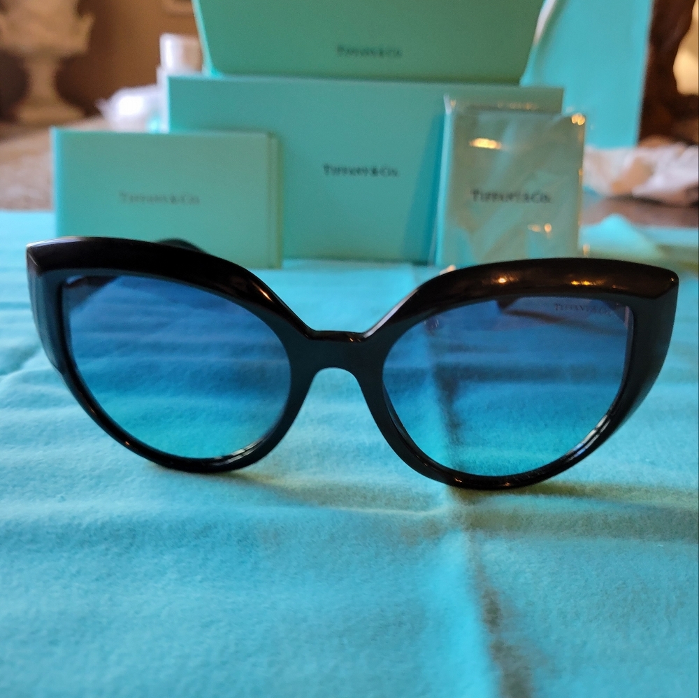 SOLD Tiffany & Co Sunglasses TF4170.  MA1215 - Picture 15 of 17